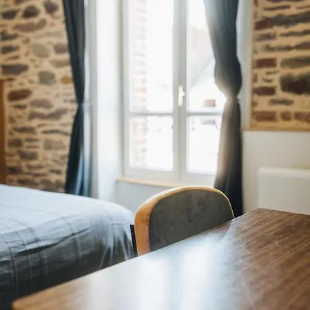 Les Chouettes Hostel