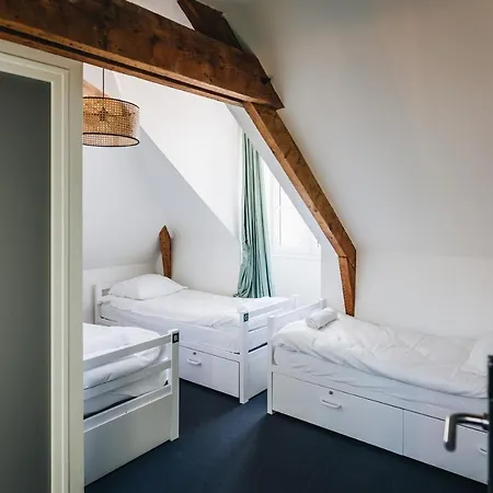 Les Chouettes Hostel